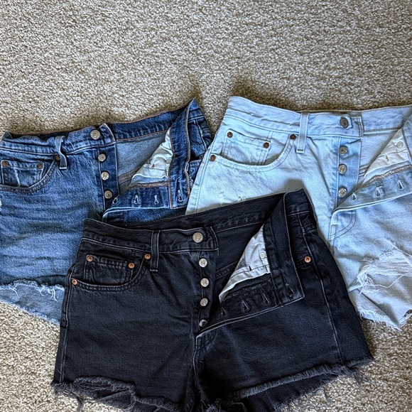 Levi's Women's Jean Shorts - Dark Blue, Light Blue, Black - Picture 3 of 4